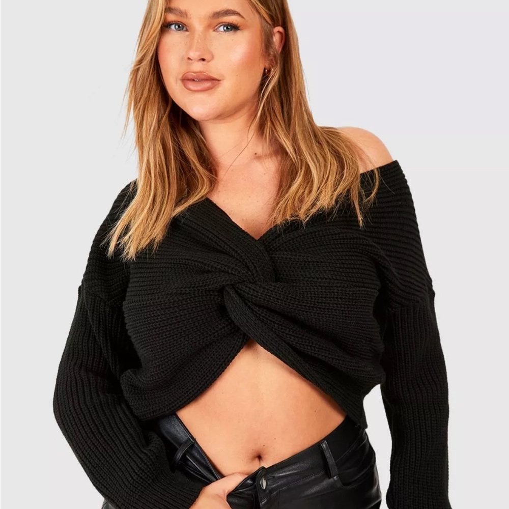 NEW• MINIMALIST BLACK TWIST FRONT REVERSIBLE SWEATER• 16